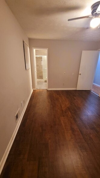 Building Photo - 2915 Lajean Dr