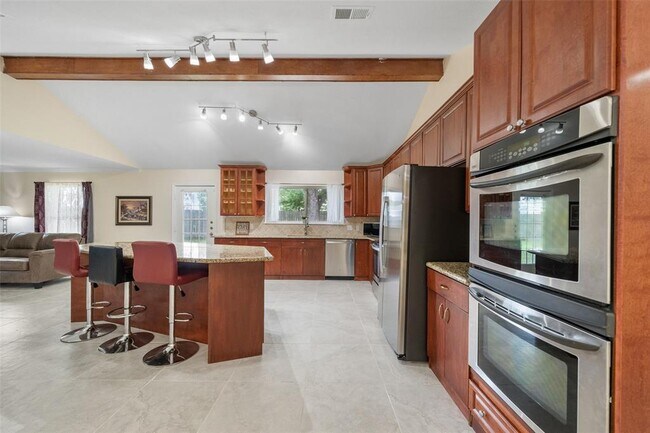 Building Photo - 14702 Westway Ln