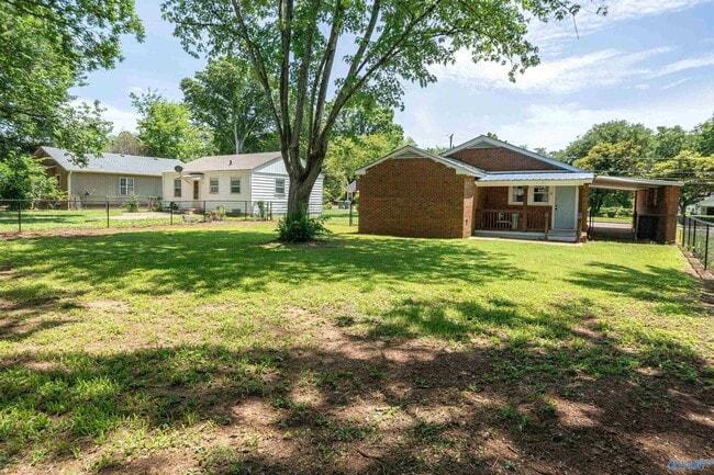 Building Photo - 2820 Union Dr NW