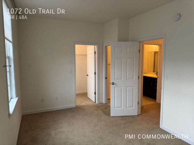 Building Photo - 1072 Old Trail Dr