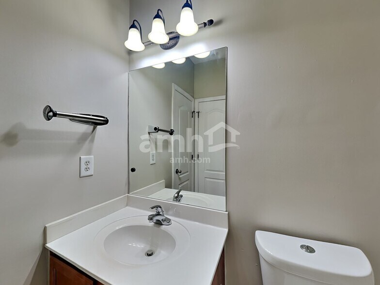 Building Photo - 1421 Still Ridge Ln SE