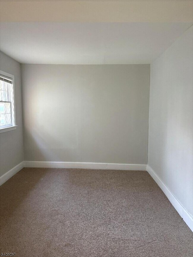 Building Photo - 161 Union Ave