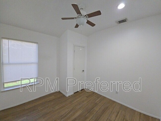Building Photo - 8111 Sanford St