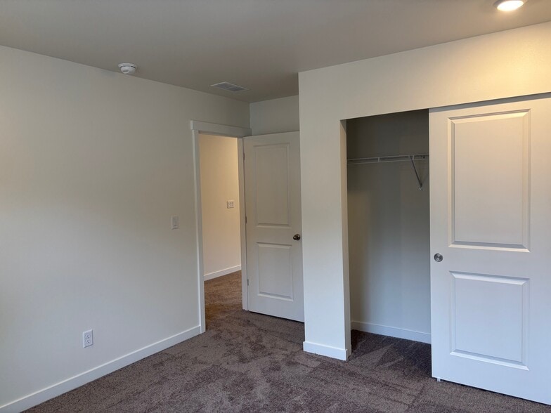 Building Photo - 17058 126th St E