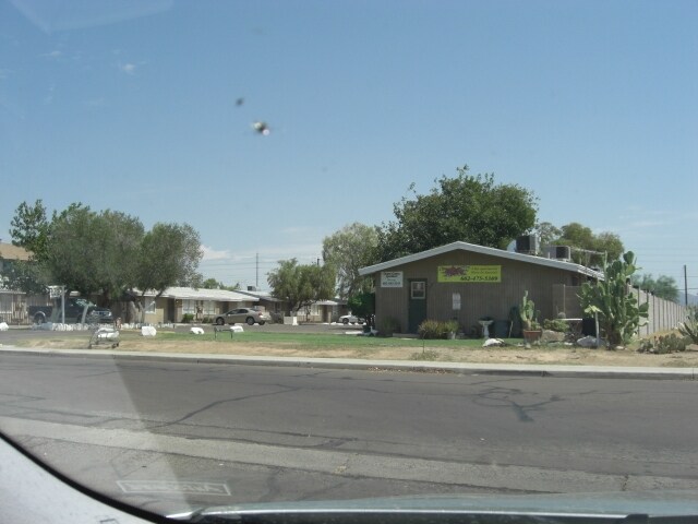 Building Photo - Desert Green