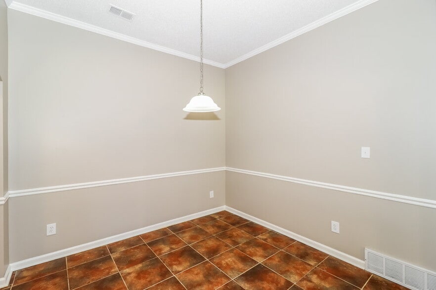 Building Photo - 8648 Tropicana Dr N