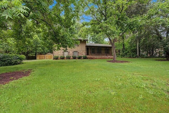 Building Photo - 2985 Fredrick Dr