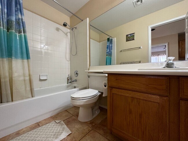 Building Photo - Beautifully Maintained Home Near Schools &...