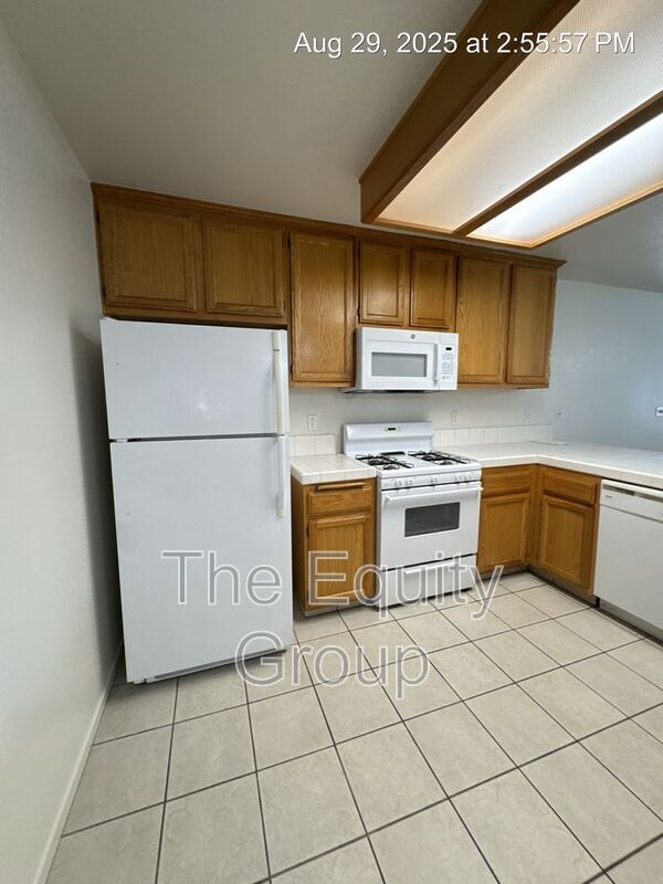 Building Photo - 2924 N Zachary St