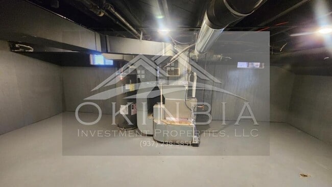 Building Photo - 1351 Amherst Pl