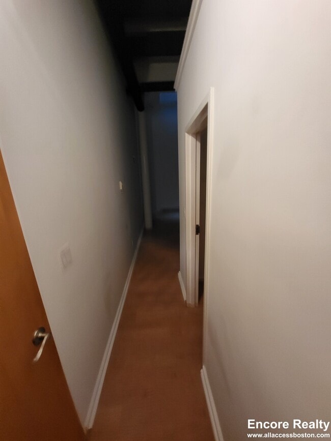 Building Photo - 254 Friend St