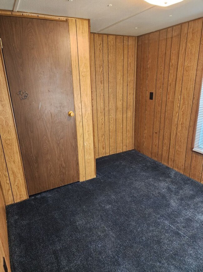 Building Photo - 3504 Twin Church