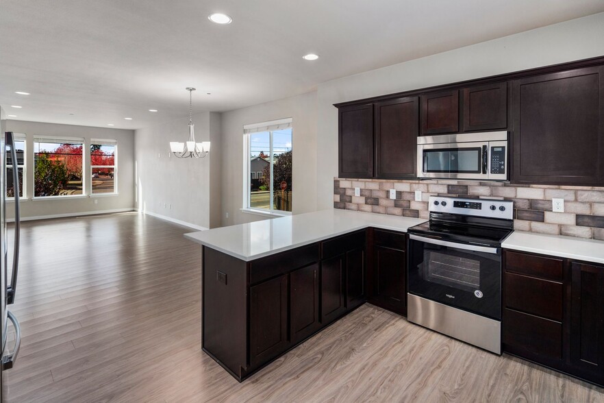 Interior Photo - Rainier View Court