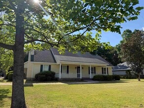 Building Photo - 107 Barrington Pl N