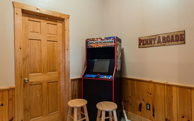 Building Photo - 415 Big Bear Wy