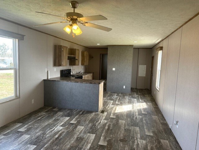 Building Photo - 16496 Dunhill Ln