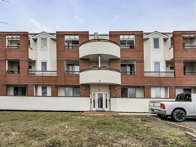 Building Photo - 21 Margin St