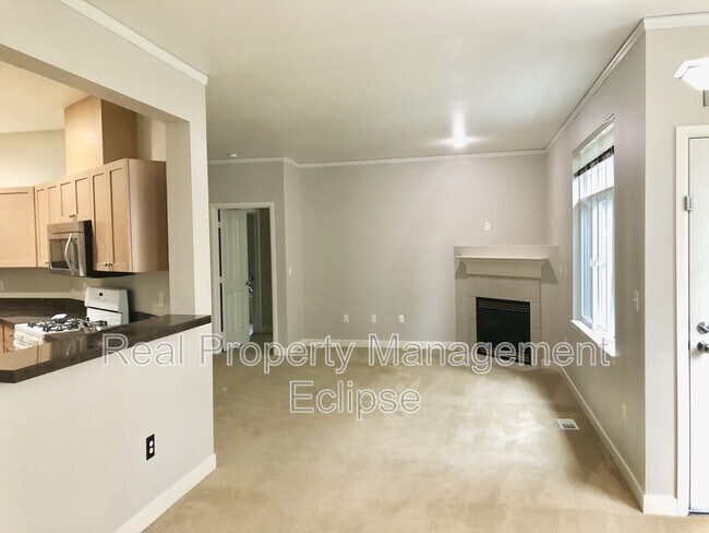 Building Photo - 23120 NE 8th Pl
