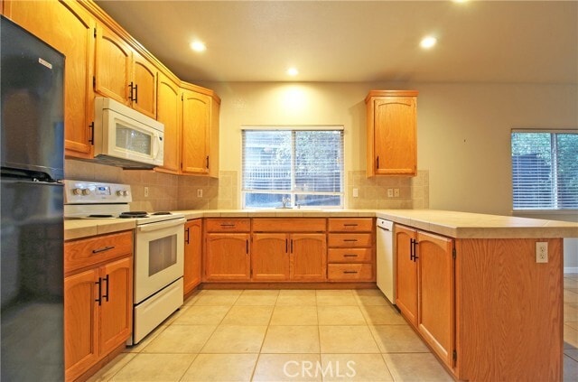 Building Photo - 18896 N Shore Dr