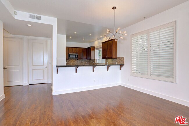 Building Photo - 11851 Laurelwood Dr
