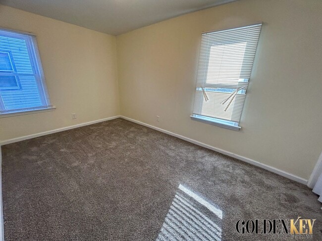 Building Photo - Westside 3 Bedroom