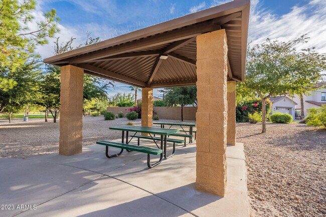 Building Photo - 4244 E Gleneagle Dr