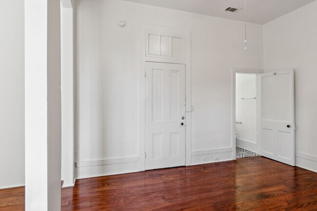 Building Photo - 1434 Constance