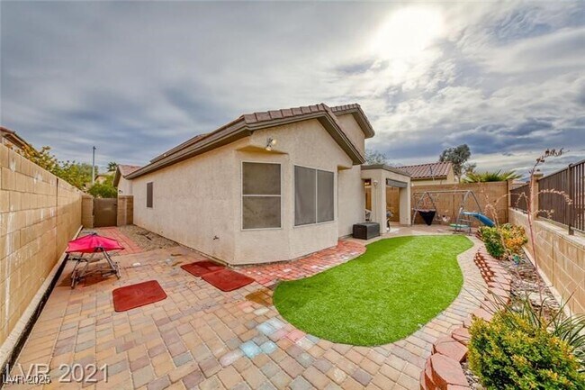 Building Photo - 2533 Libberton St