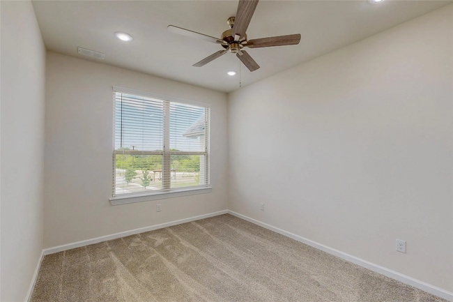 Building Photo - 4 Bed 3 Bath Luxurious Townhome in Frisco!