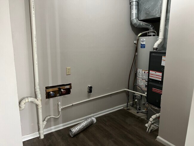 Building Photo - 3404 NW Rochester Road