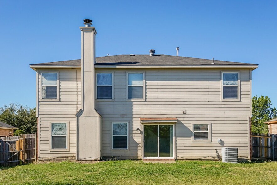 Building Photo - 7001 Baybridge Dr