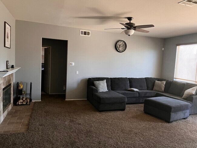 Family Room - 1552 Shadow Hill Trl