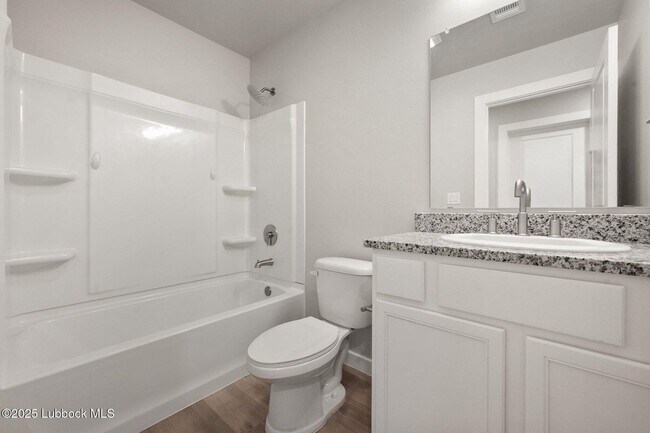Building Photo - 505 E 21st St