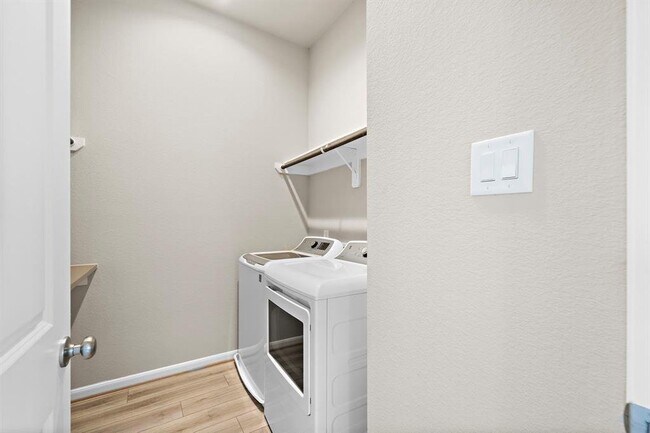 Building Photo - 2539 Terrace Point Dr