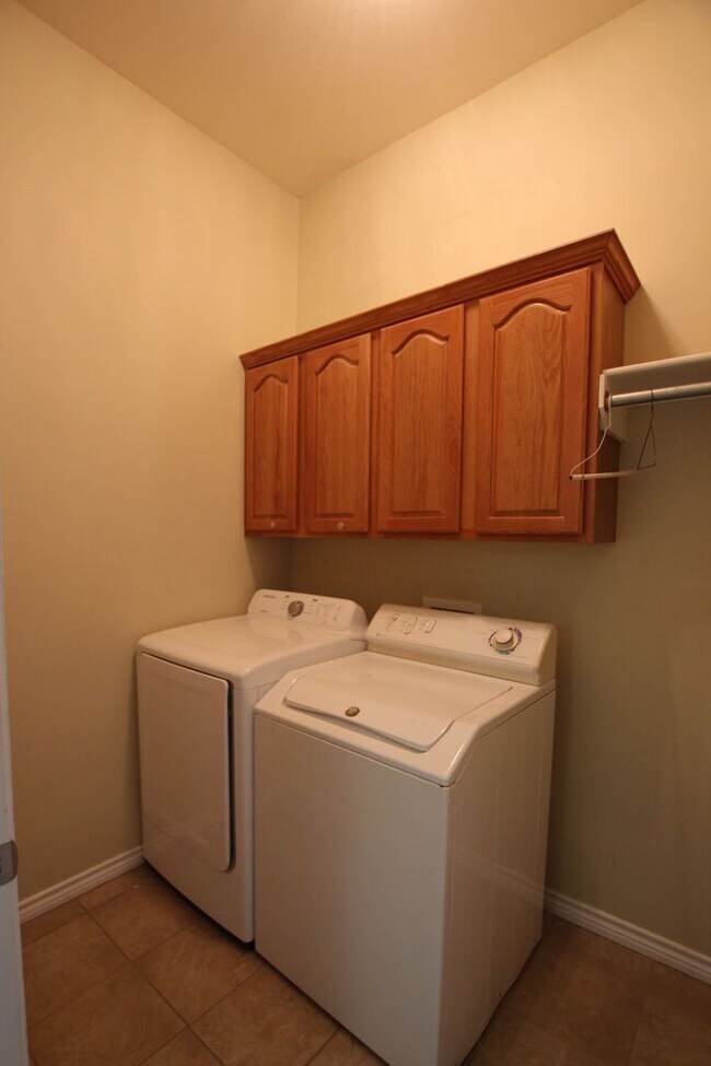 Building Photo - Coming Soon: 3 bedroom 2 bathroom home in Tyler!