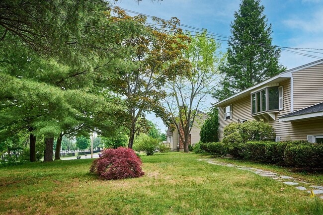 Building Photo - 167 Rocky Hill Rd