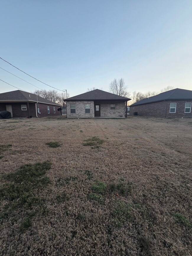 Building Photo - 719-713 13th St