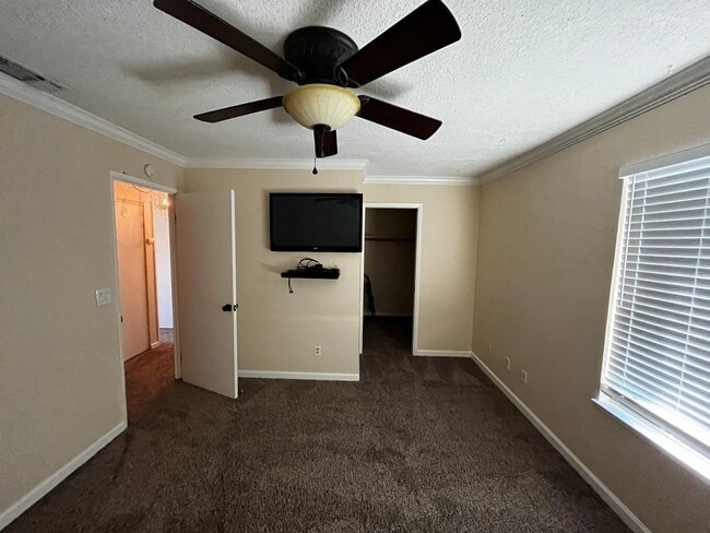 Building Photo - 6203 Ackland Ct