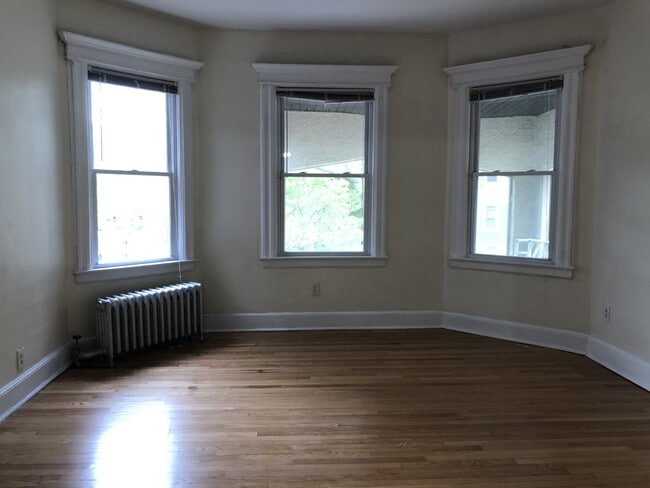 Building Photo - 193 Hillside Ave