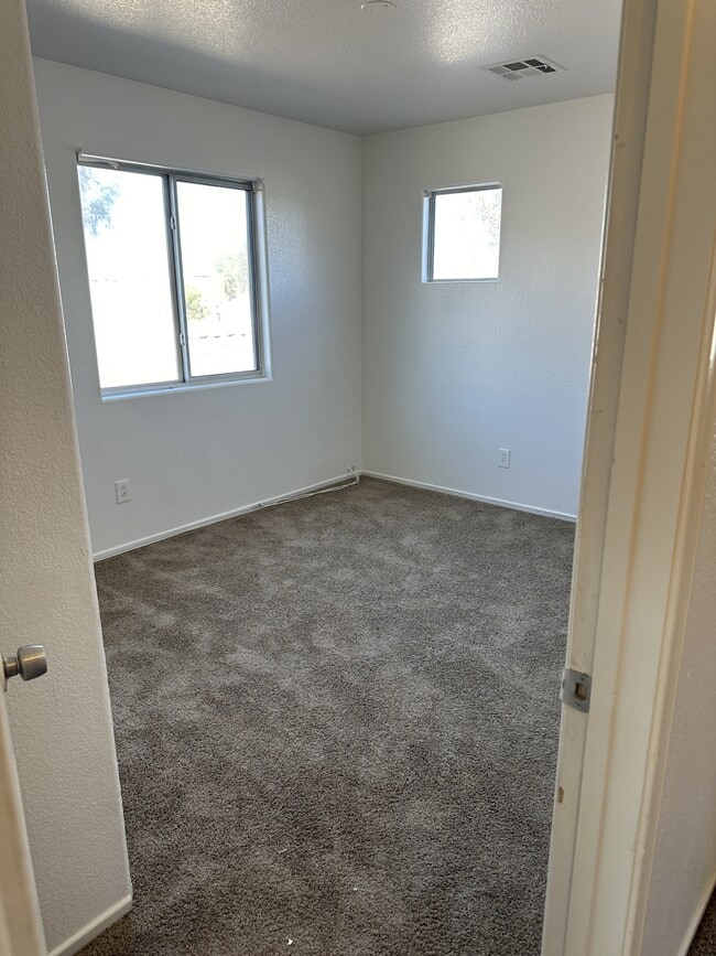 Building Photo - 6529 Adonis Heights St