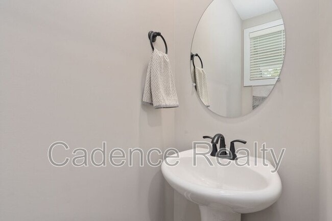 Building Photo - 1723 Perimeter Lp