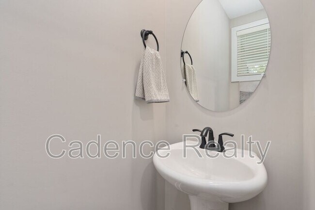 Building Photo - 1731 Perimeter Lp