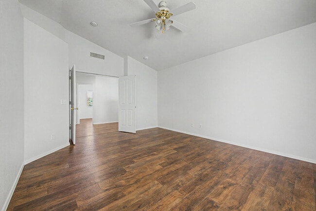 Building Photo - 1295 S Honeysuckle Ln