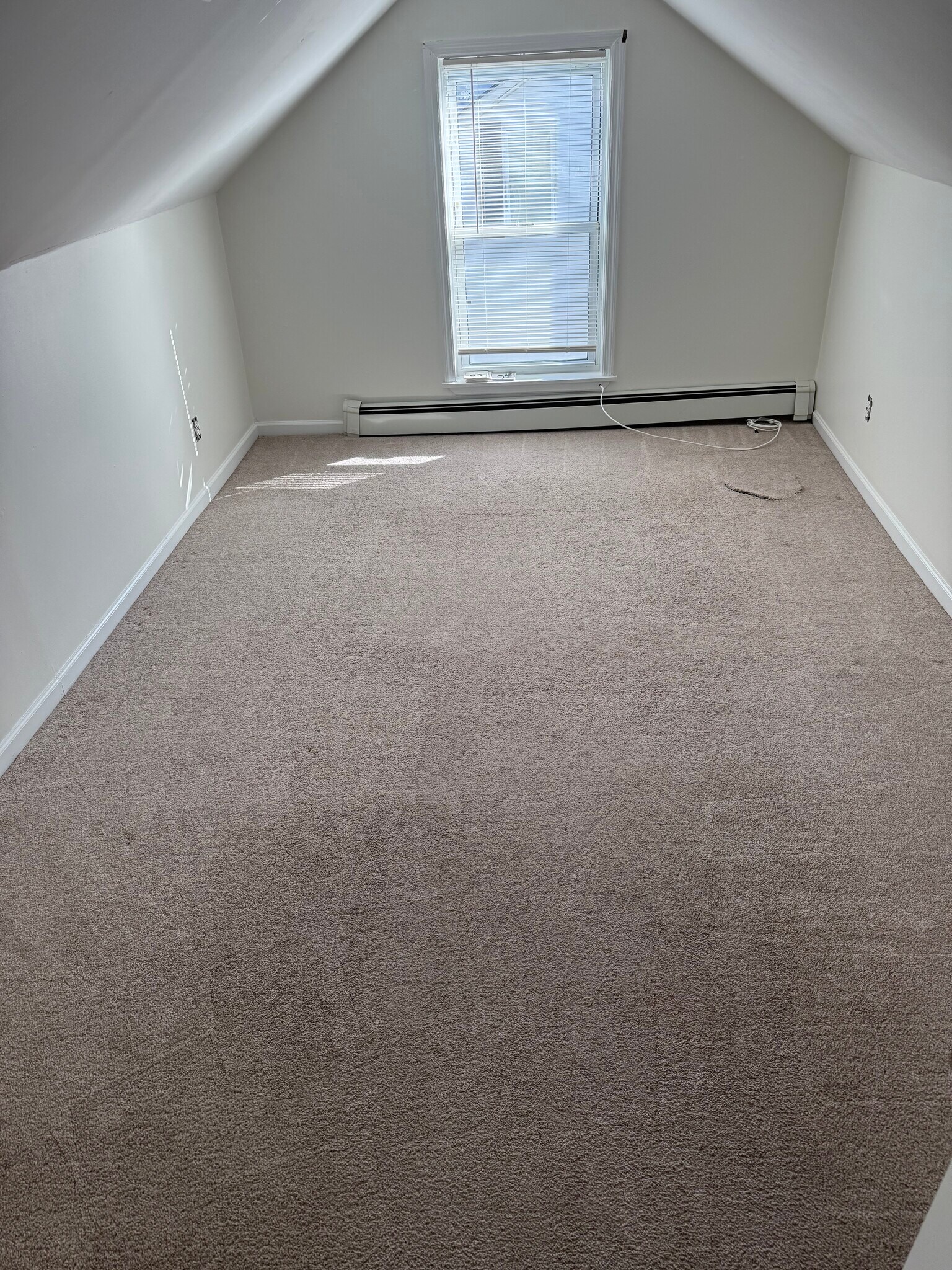 Building Photo - 36 School St