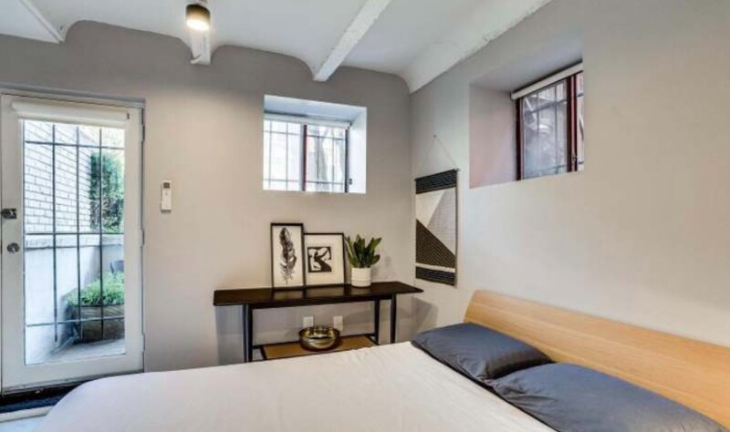 Building Photo - 2526 17th St NW