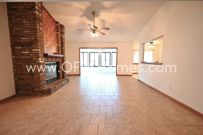 Building Photo - 3934 Balsam Dr