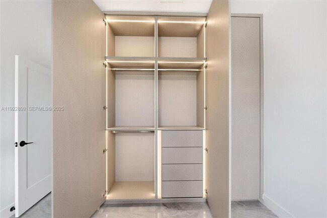 Building Photo - 3111 SW 12th St