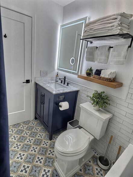 Hallway Bathroom - 28021 Sarabande Ln