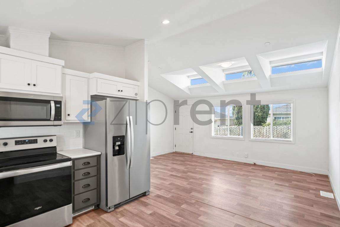 Building Photo - 2838 Romagnolo St