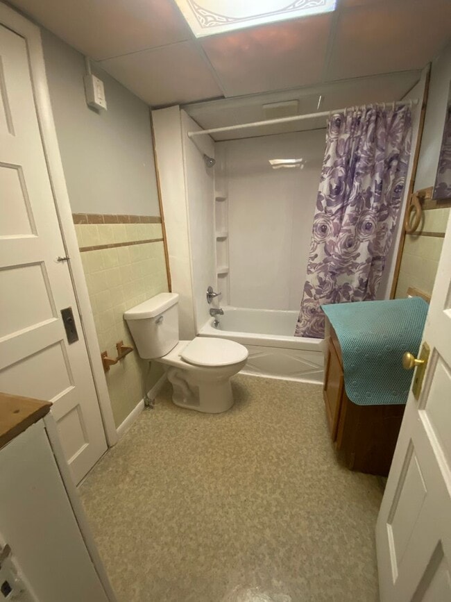 Building Photo - 4229 Gladstone St